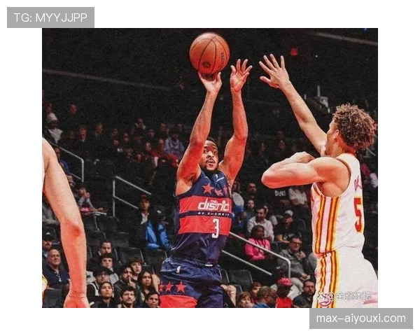 CJ麦科勒姆突破挡拆改变进攻节奏，提升球队关键时刻得分效率