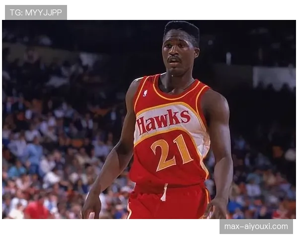 威尔金斯无球跑动拉开空间，高效输出改变老鹰进攻结构