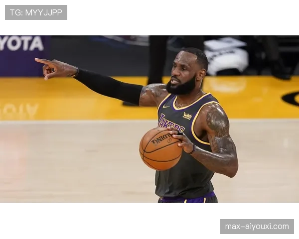 罗伯特·帕里什挡拆中投拉开空间 助力球队提升进攻效率