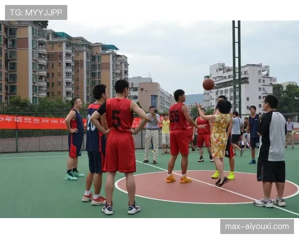 深度解析篮球赛中的界外球规则：发球与判罚要点